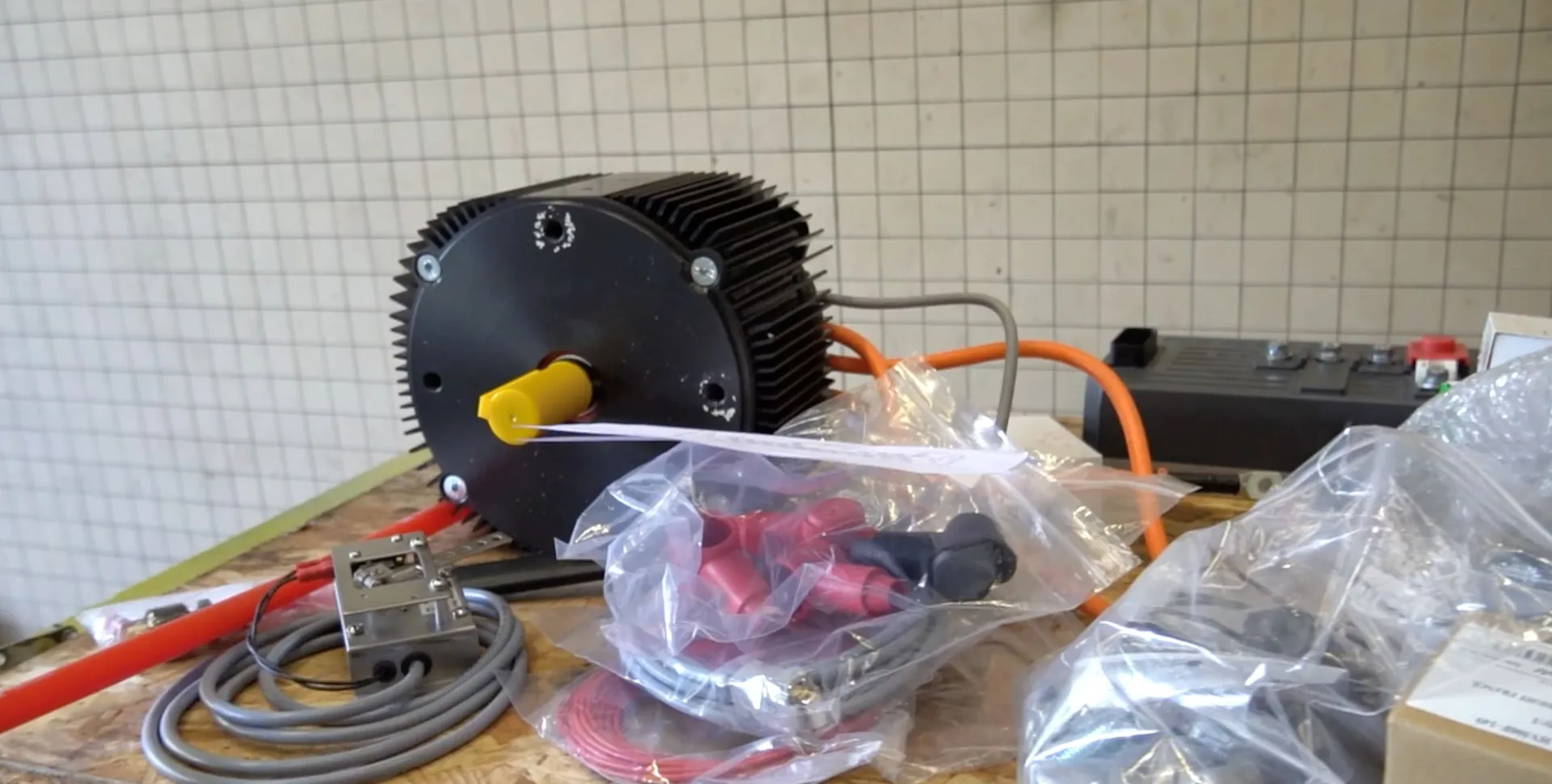 Le_moteur__lectrique_du_v_hicule_d_monstrateur_ENSTRAID.jpg